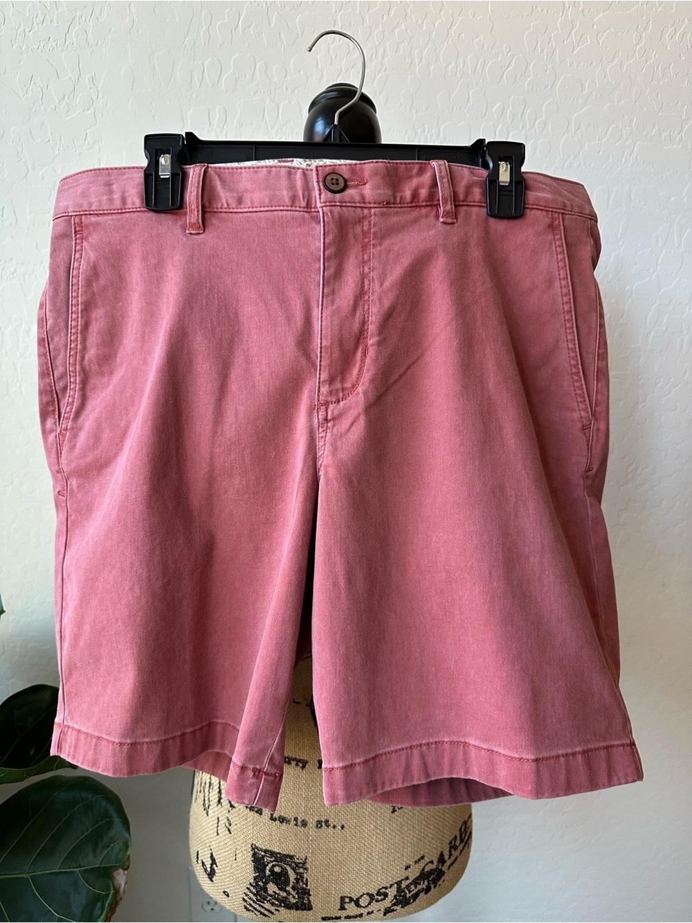 NWT Tommy Bahama Boracay Pimento 9 Inch Chino Shorts Size 35